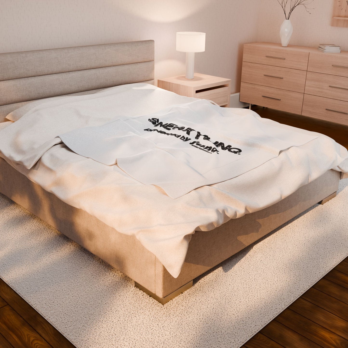 Sneakylinq Plush Blanket (white)