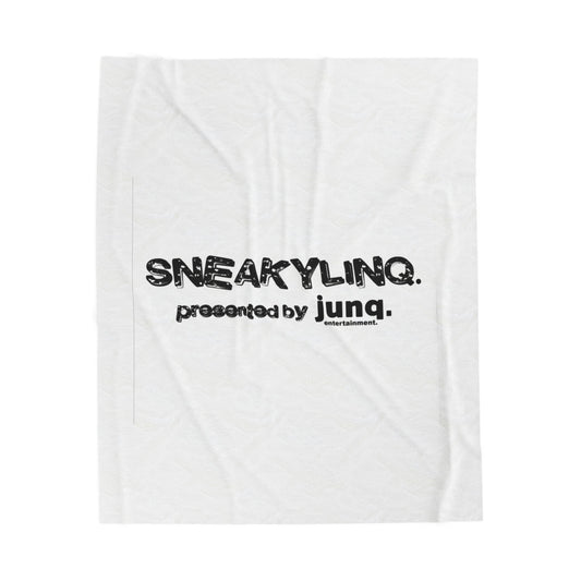 Sneakylinq Plush Blanket (white)